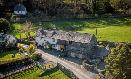 3 Bed in Outgate 0
