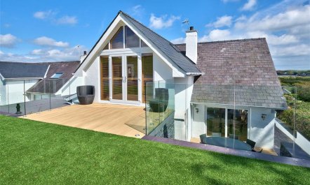 4 Bed in Pwllheli