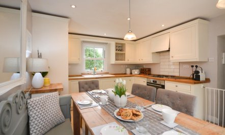 3 Bed in St Columb 2