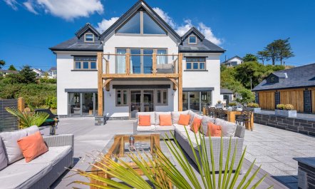 6 Bed in Pwllheli