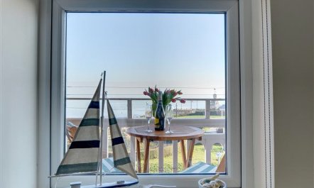 2 Bed in Broadstairs 6