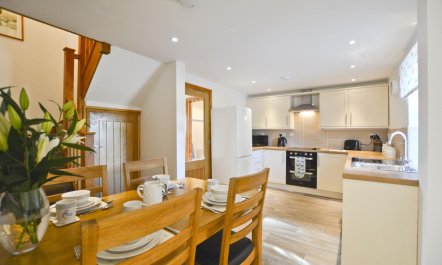 2 Bed in Brampton 1