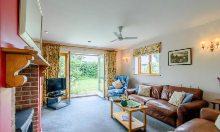 4 Bed in Bramfield 3