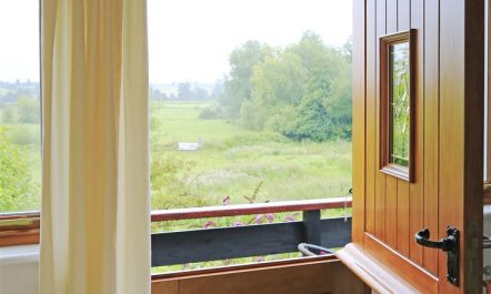 2 Bed in Woodbridge 4