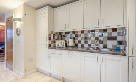 2 Bed in Woodbridge 1