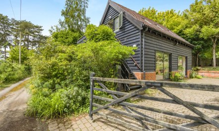 2 Bed in Woodbridge 3