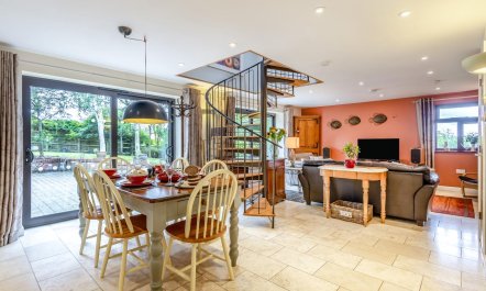 2 Bed in Woodbridge 6