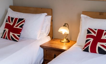 2 Bed in Whitby 9