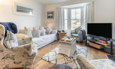 3 Bed in Porthleven 1