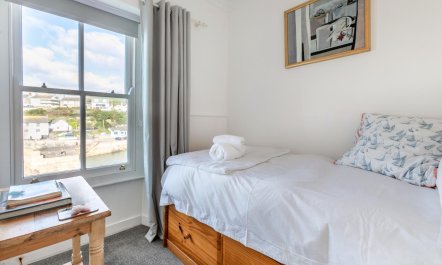 3 Bed in Porthleven 9