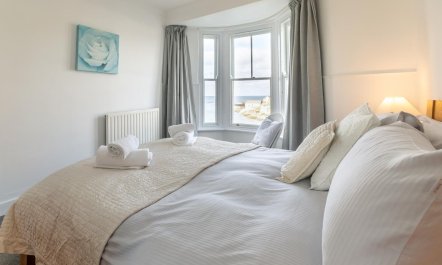 3 Bed in Porthleven 7
