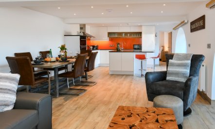 3 Bed in Llanbedrog 3