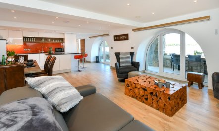 3 Bed in Llanbedrog 2