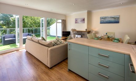 2 Bed in Llanbedrog 3