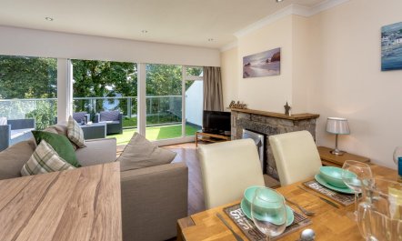 2 Bed in Llanbedrog 4