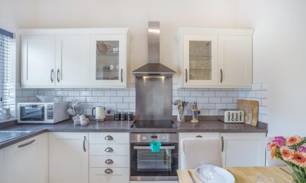 2 Bed in Swanage 2
