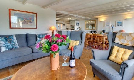 3 Bed in Mousehole 1