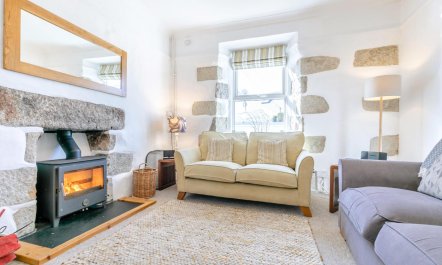 2 Bed in Porthleven 1