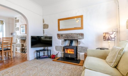 2 Bed in Porthleven 5