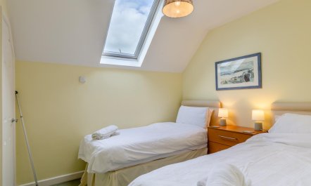 2 Bed in Charmouth 5