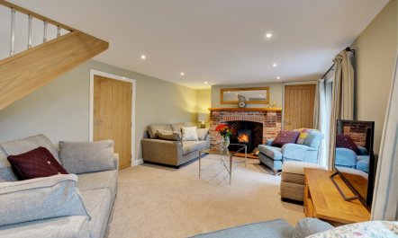 3 Bed in Hemblington 5