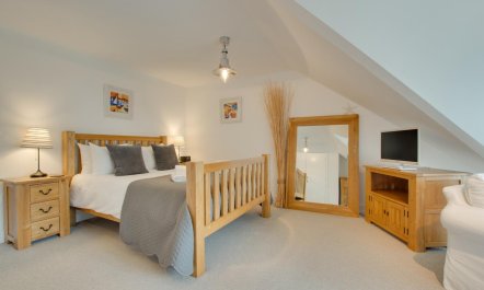 2 Bed in Porthleven 4