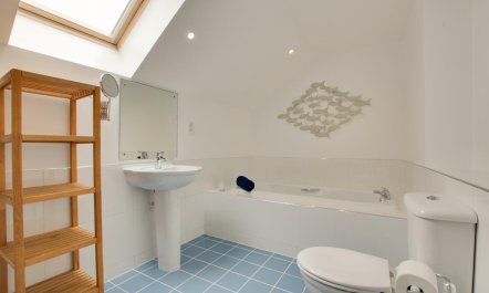 2 Bed in Porthleven 1