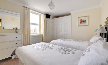 2 Bed in Whitby 8