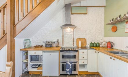 2 Bed in Crugybar 2