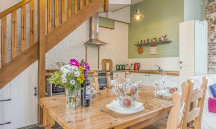 2 Bed in Crugybar 5