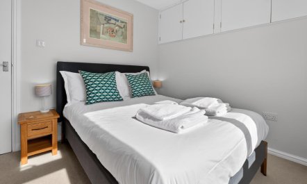 4 Bed in Mousehole 9