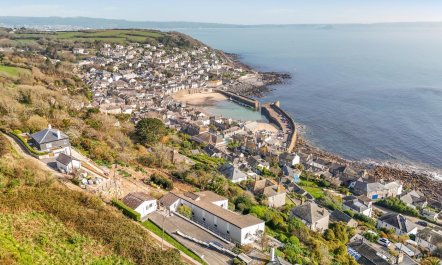 4 Bed in Mousehole 1