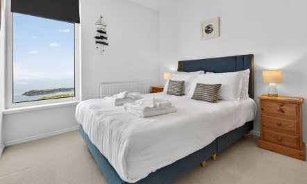 4 Bed in Mousehole 9