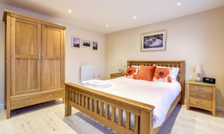 2 Bed in Porthleven 3
