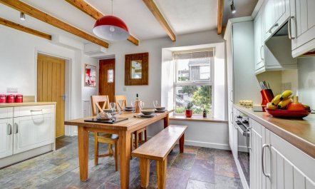 2 Bed in Porthleven 1