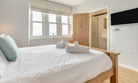 3 Bed in Porthleven 9