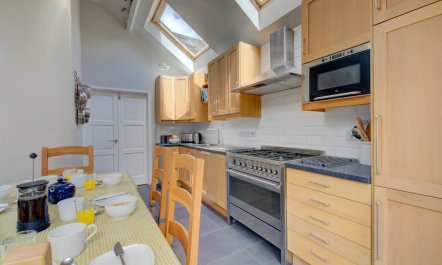 3 Bed in Salthouse 6