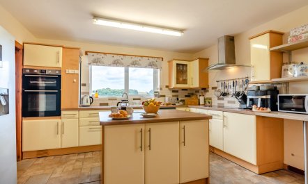 4 Bed in Suffield 3