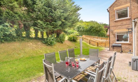 4 Bed in Suffield 4