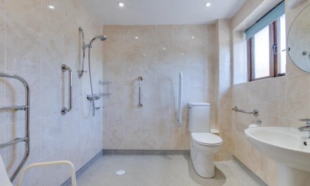 2 Bed in Nr Hailsham 6