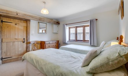 2 Bed in Nr Hailsham 7