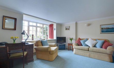2 Bed in Tunbridge Wells 1