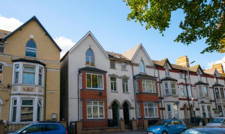 3 Bed in Cardiff 1