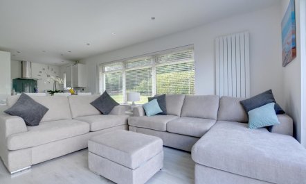 4 Bed in Saundersfoot 1