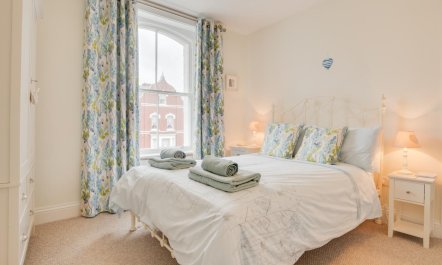 2 Bed in Whitby 5