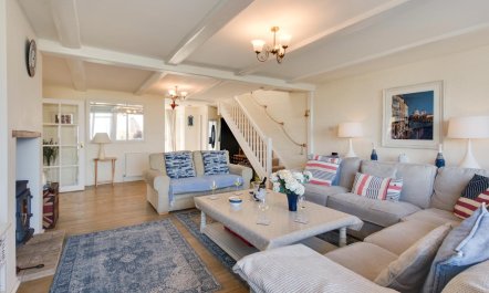 3 Bed in Overstrand 8