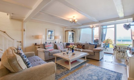 3 Bed in Overstrand 1