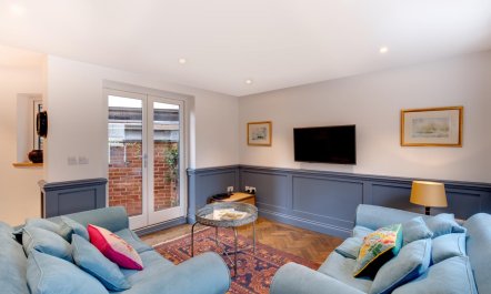 2 Bed in Woodbridge 4