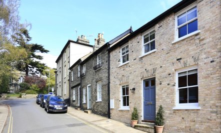 2 Bed in Woodbridge 1