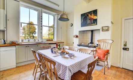 6 Bed in Lower Bodham 7